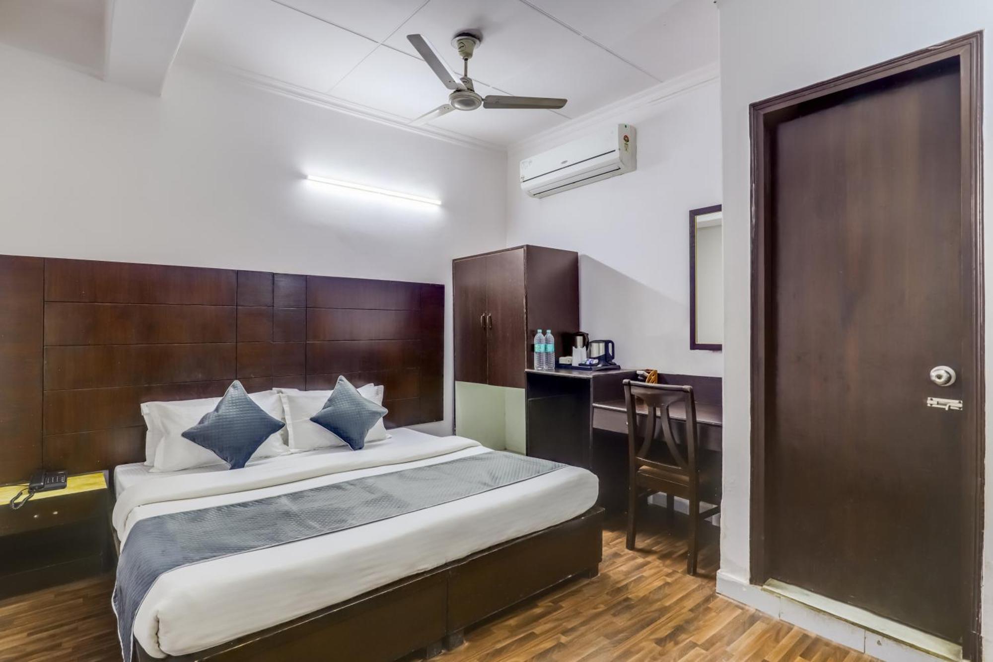 Hotel Sarthak Palace Near Karol Bagh Metro Station New Delhi Exteriér fotografie