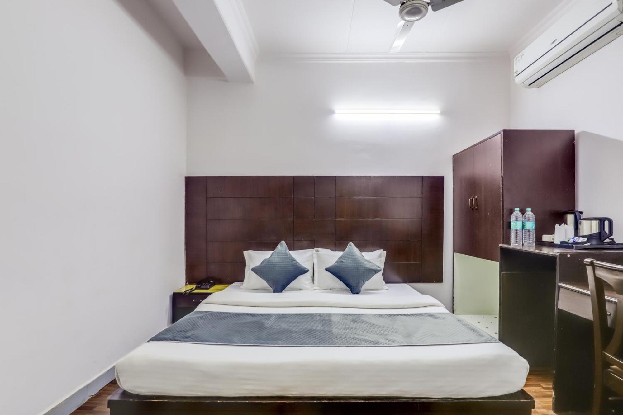 Hotel Sarthak Palace Near Karol Bagh Metro Station New Delhi Exteriér fotografie