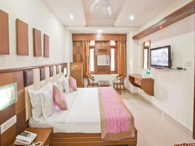 Hotel Sarthak Palace Near Karol Bagh Metro Station New Delhi Exteriér fotografie